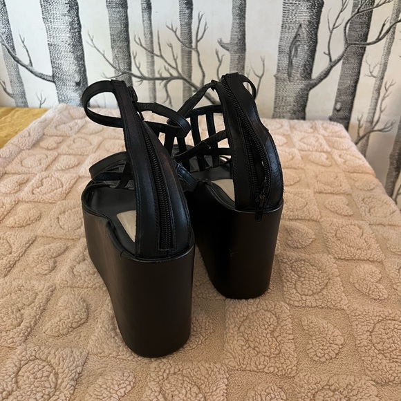 Jeffrey Campbell Black Strappy Platform Sandals - Picture 5 of 6